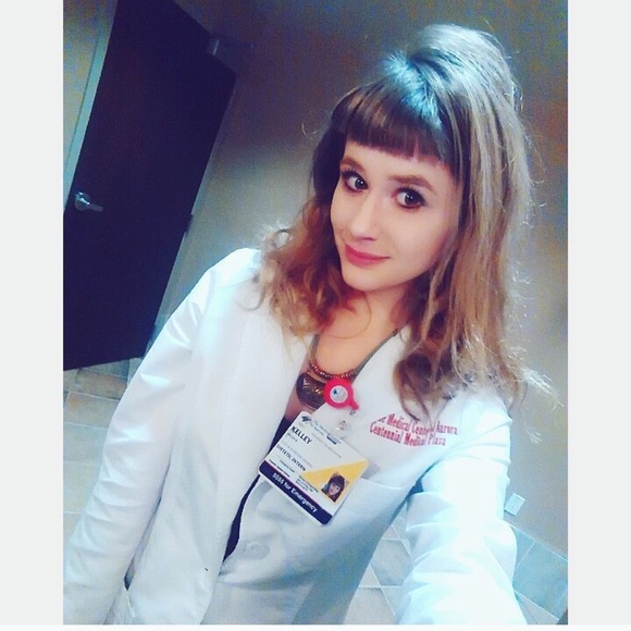 Meet your Posher, Kelley - Picture 4 of 5